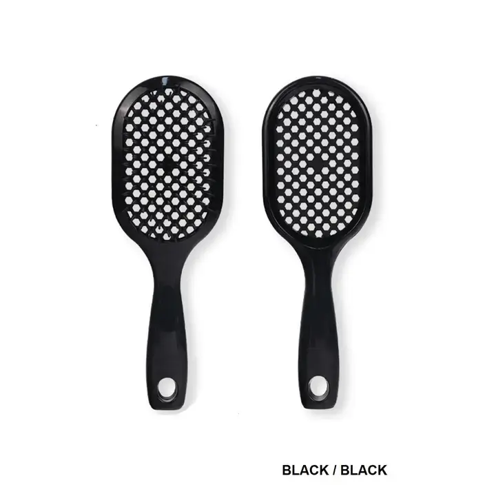 Black and black detangling brush color option